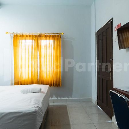 Teratai Guesthouse At Rs Adam Malik Medan Mitra Reddoorz Dış mekan fotoğraf