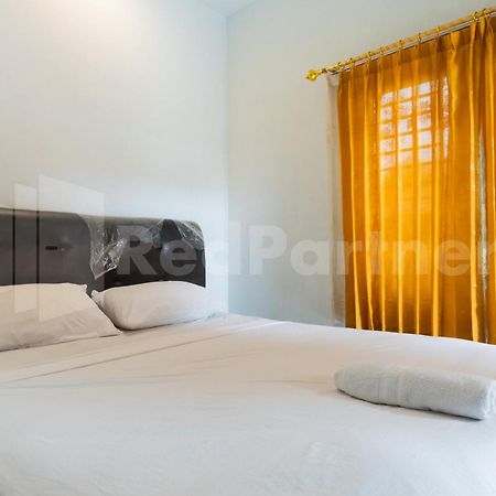 Teratai Guesthouse At Rs Adam Malik Medan Mitra Reddoorz Dış mekan fotoğraf