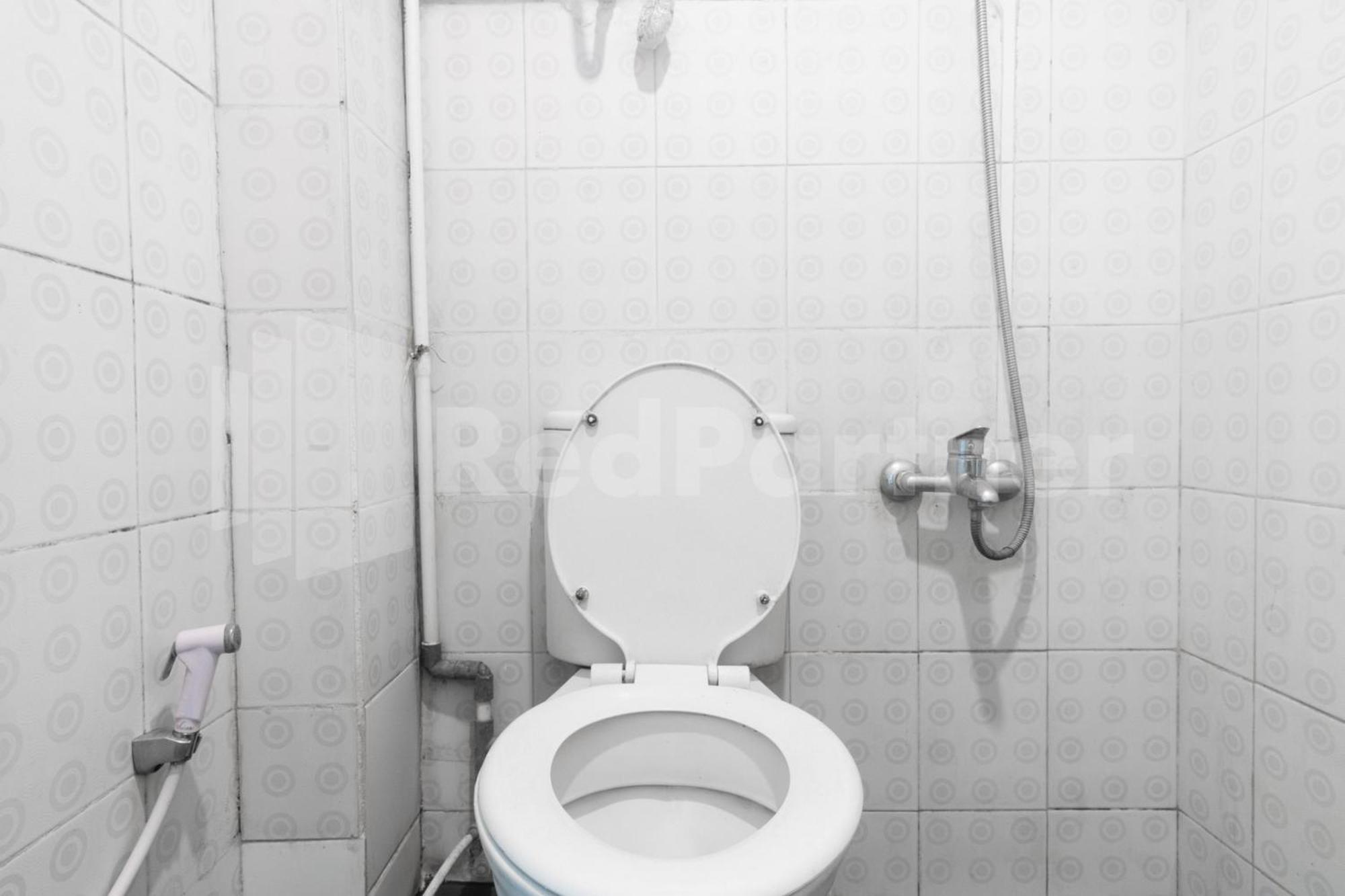 Teratai Guesthouse At Rs Adam Malik Medan Mitra Reddoorz Dış mekan fotoğraf