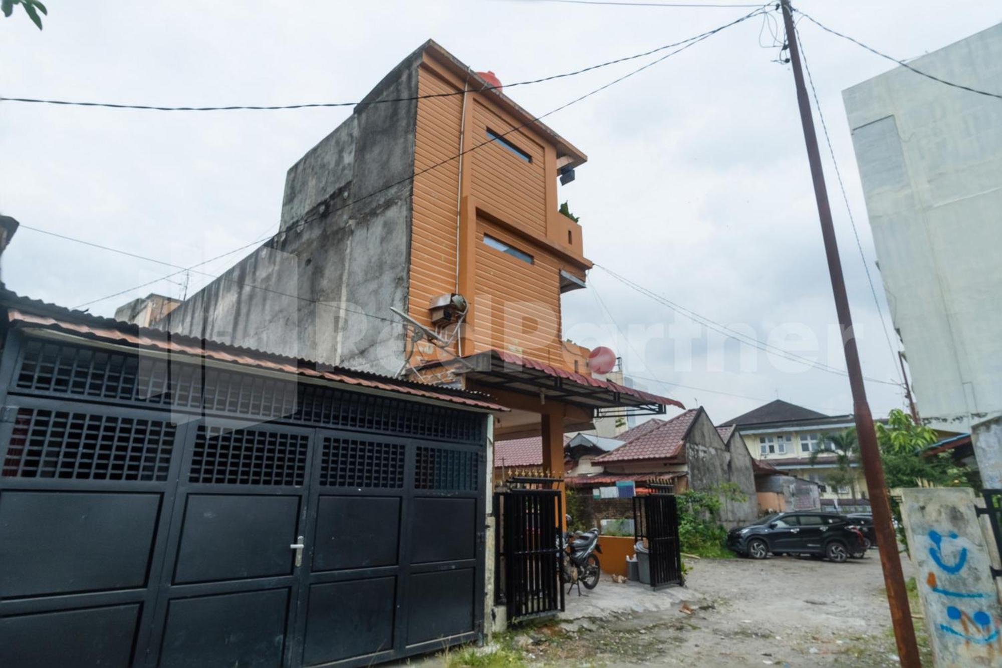 Teratai Guesthouse At Rs Adam Malik Medan Mitra Reddoorz Dış mekan fotoğraf