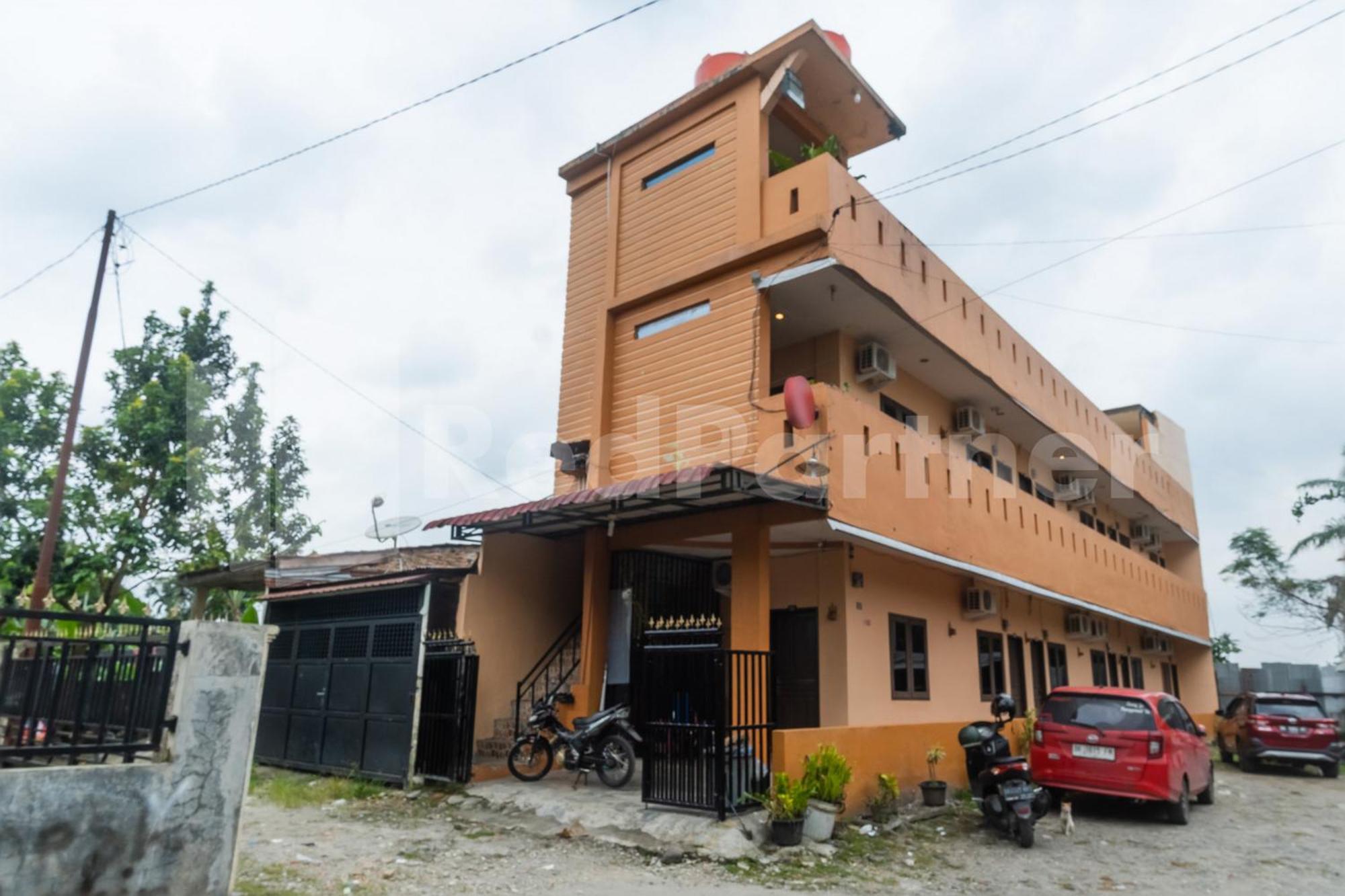 Teratai Guesthouse At Rs Adam Malik Medan Mitra Reddoorz Dış mekan fotoğraf
