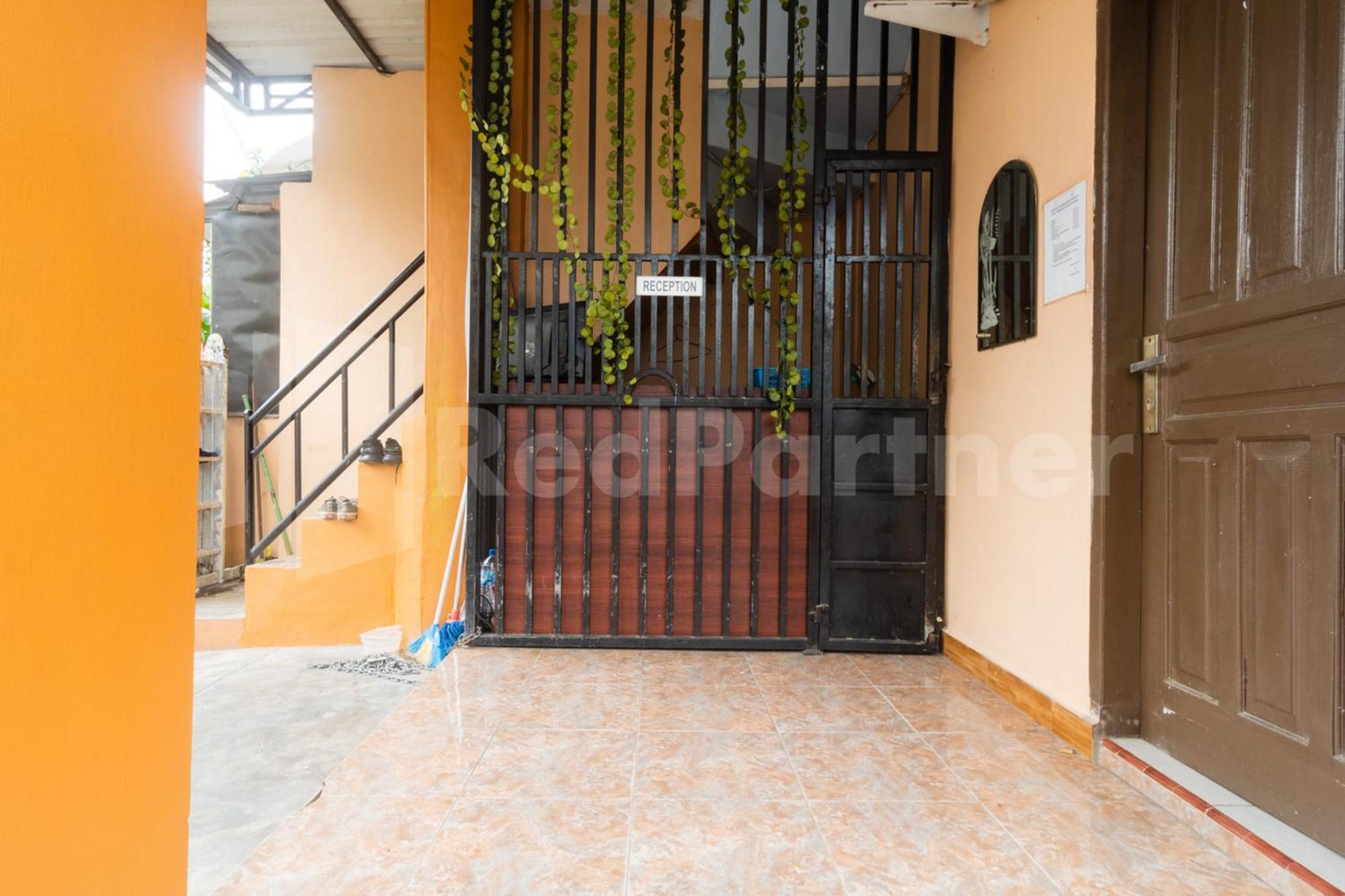 Teratai Guesthouse At Rs Adam Malik Medan Mitra Reddoorz Dış mekan fotoğraf